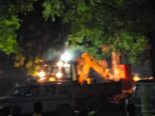 22 मिनट में 5 बुलडोजरों ने 200 साल पुरानी मस्जिद को ढहा दिया।