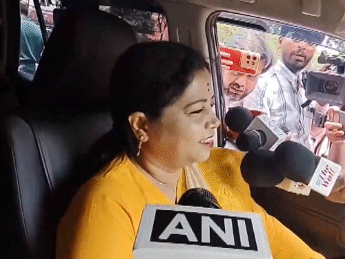 TMC विधायक प्रिया पॉल भी बुधवार को बंगाल विधानसभा पहुंचीं।