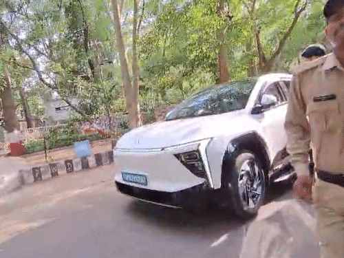 इसी ईवी कार से चलेंगे CM मोहन यादव।