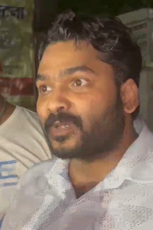 कोर्ट में पेशी से पहले रौशन आनंद ने कहा था कि, ये सब मुझे फंसाने की साजिश है।
