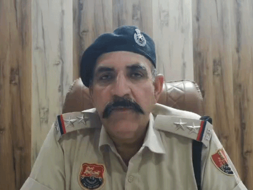 भूना थाना SHO ओमप्रकाश ने बताया कि शिकायत के आधार पर केस दर्ज कर लिया गया है।