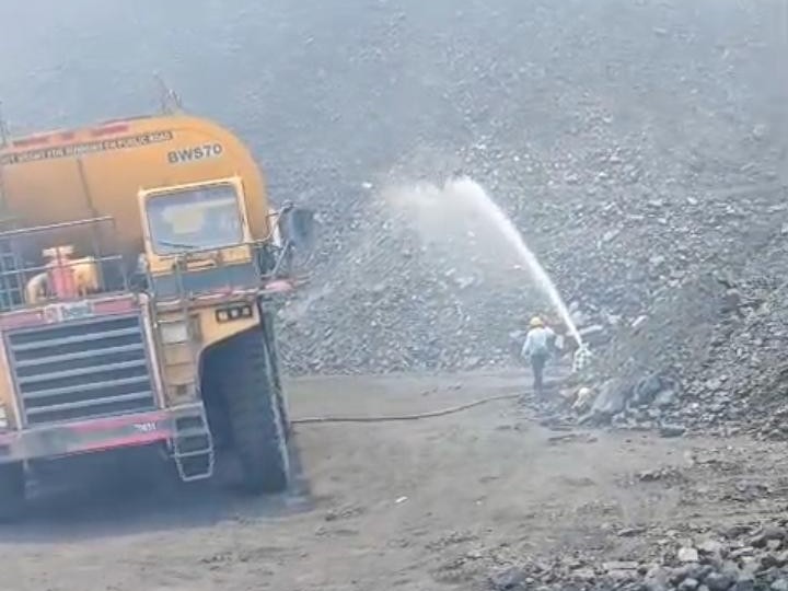 हर दूसरे दिन किसी न किसी कोयला स्टॉक में धुआं या आग की स्थिति बन रही है।