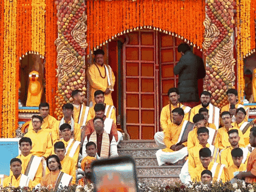 बद्रीनाथ धाम के कपाट 23 अप्रैल को श्रद्धालुओं के लिए खोले गए थे।