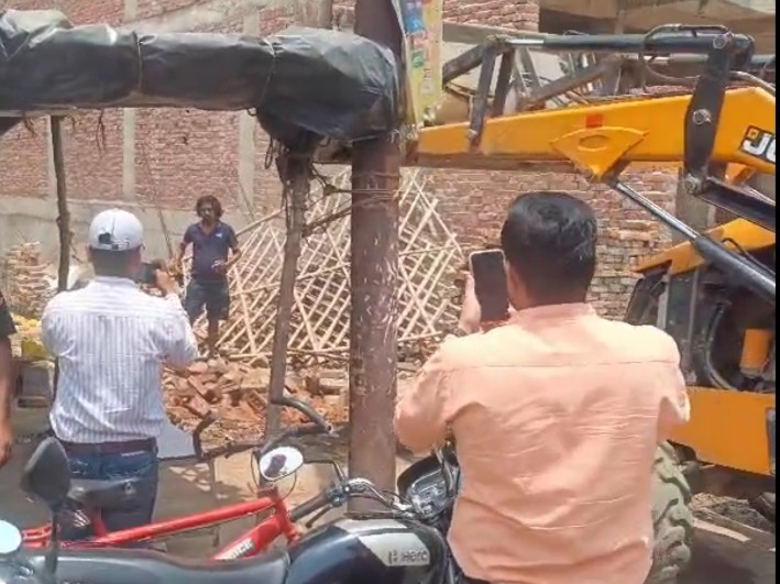 PDA Demolishes Illegal Plotting in Jhusi, Prayagraj; Action Continues