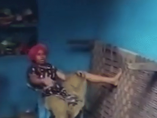 मौके पर पहुंची पुलिस ने अंदर सत्संग और जय गुरुदेव के घोष सुने।