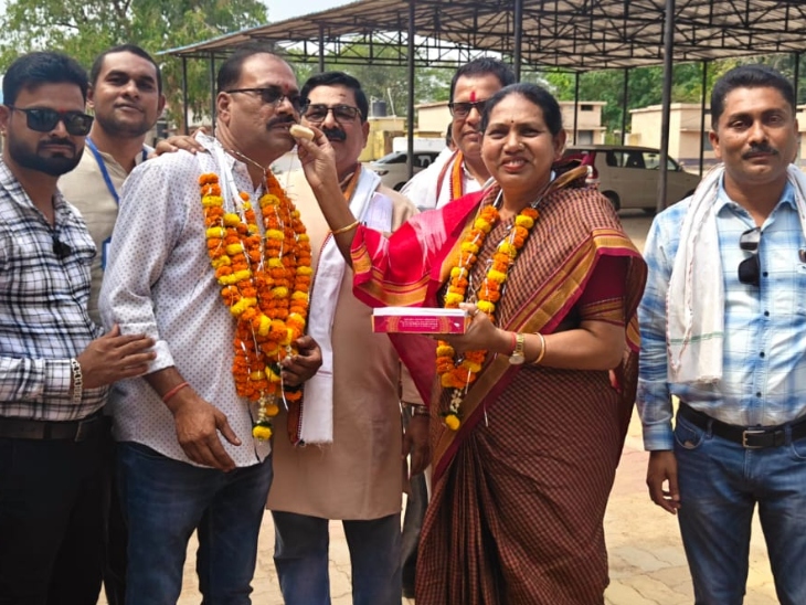 कांकेर में विधायक सावित्री मंडावी के क्षेत्र चारामा और पखांजूर में कांग्रेस जीतीं।