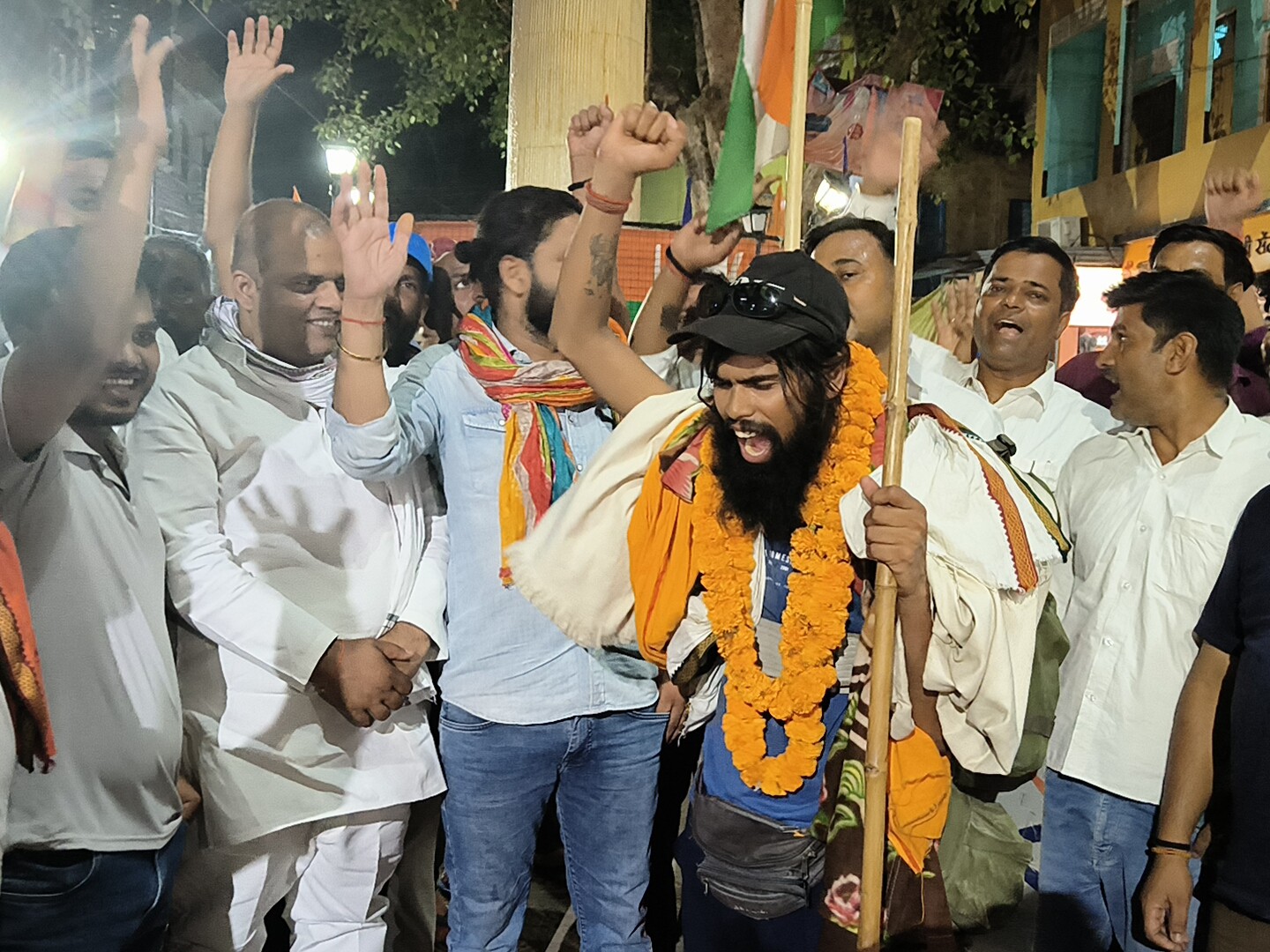 Sunoj Sunoj Kushwaha Completes 29000km Padyatra | Grand Welcome in Mohammabad ...