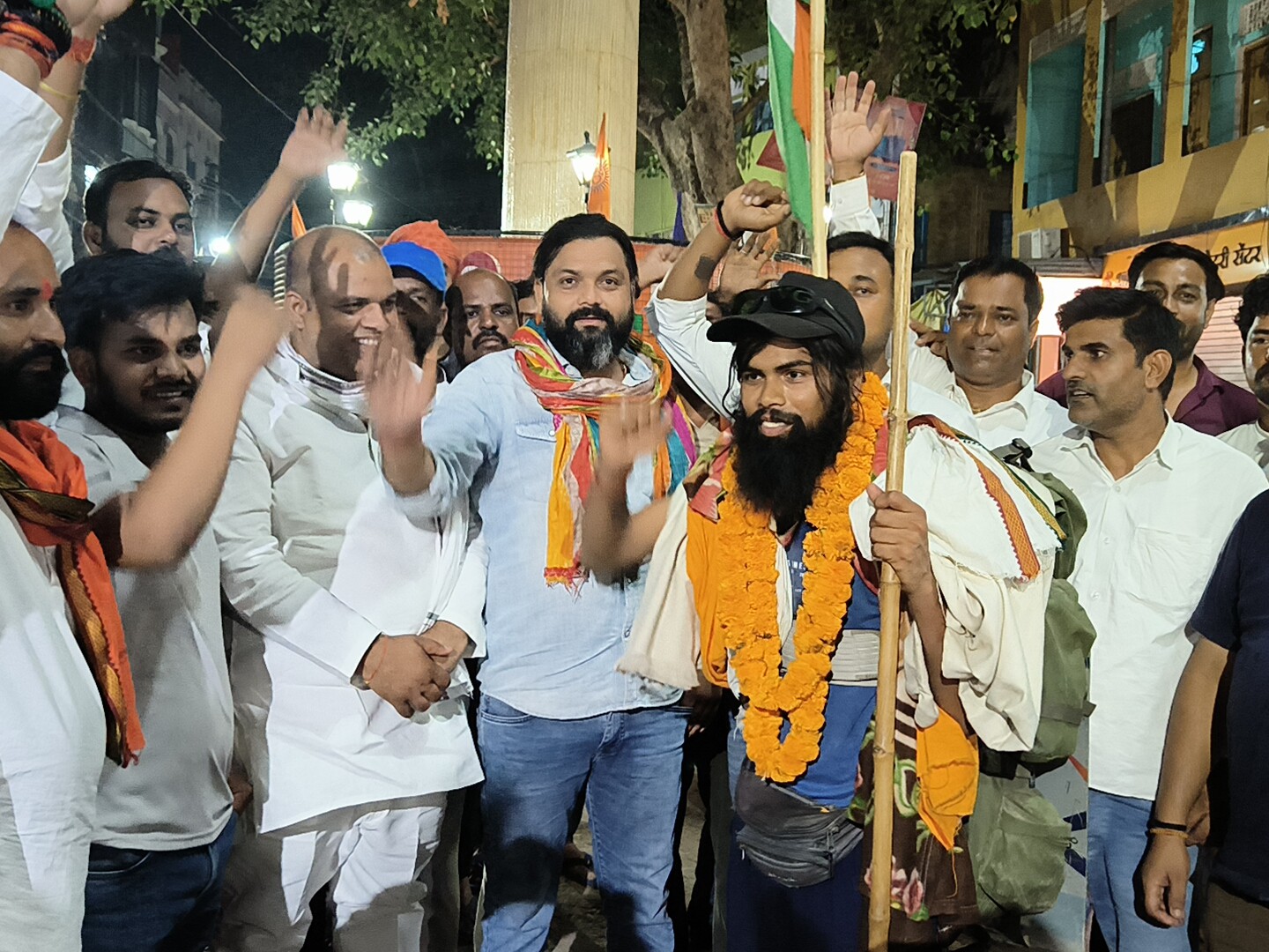Sunoj Sunoj Kushwaha Completes 29000km Padyatra | Grand Welcome in Mohammabad ...