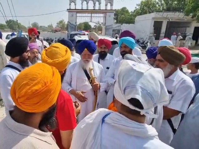 तख्त श्री दमदमा साहिब के जत्थेदार सिंह साहिब बाबा टेक सिंह मौके पर पहुंचे।