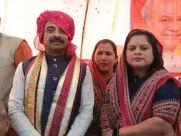 सोनम बीजेपी नेताओं के साथ फोटो खिंचवाती थी और खुद को बीजेपी नेता बताती थी