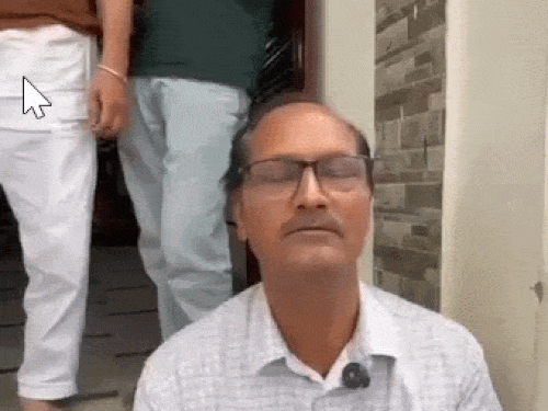 डिंपल के पिता राजकुमार ने बताया कि बेटी के गले पर चोटों के निशान थे।