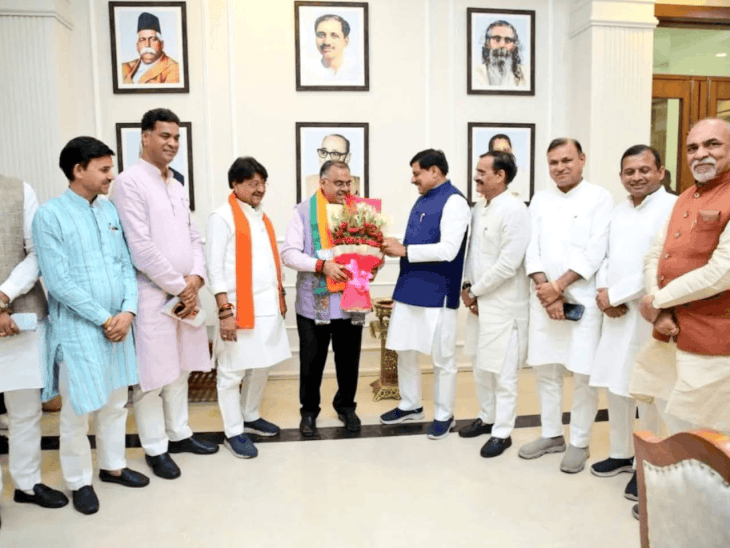 बीजेपी के राज्यसभा प्रत्याशी तरुण चुग शुक्रवार देर शाम भोपाल पहुंचे यहां उन्होंने सीएम हाउस पहुंचकर मुख्यमंत्री डॉ मोहन यादव से मुलाकात की।