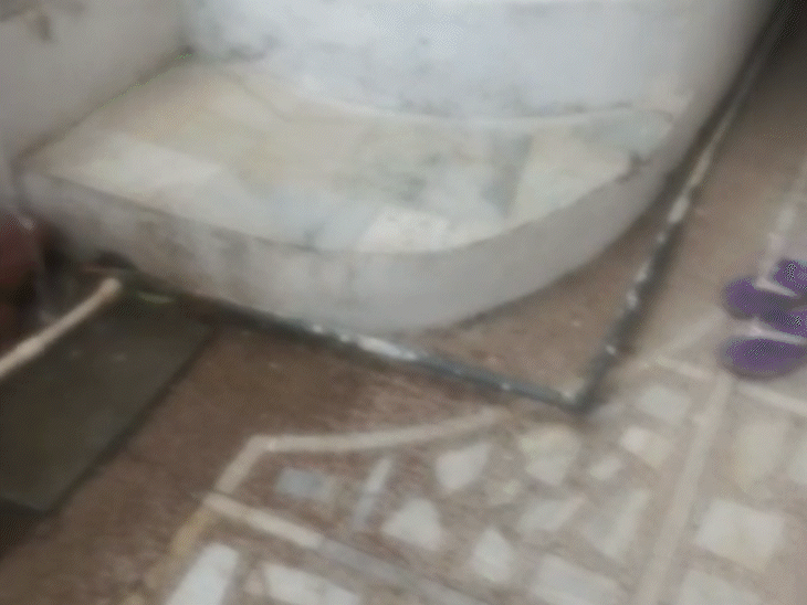चार इमली समेत कई इलाकों में पानी पहुंच रहा है।