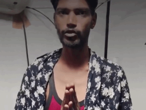 पकड़े जाने के बाद दीपक ने हाथ जोड़कर माफी मांगी।