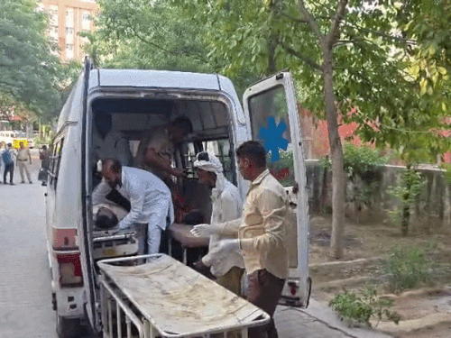 सिविल अस्पताल के शवगृह में दोनों के शवों को लाया गया।