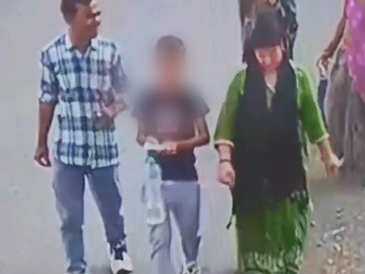 सीसीटीवी में दिखे निज़ाम, उनका 13 साल का बेटा और उनकी गोद ली हुई बहन रूपा रैगर
