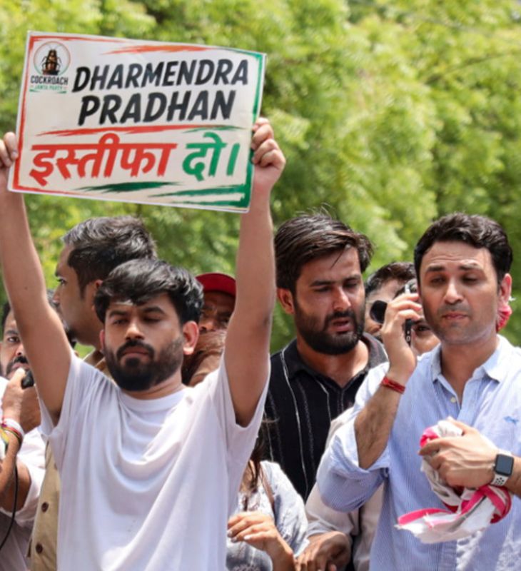 30 साल के अभिजीत महाराष्ट्र के संभाजी नगर के रहने वाले हैं। पुणे से पत्रकारिता की पढ़ाई की है। फिलहाल, अमेरिका की बॉस्टन यूनिवर्सिटी में पब्लिक रिलेशंस से मास्टर्स कर रहे हैं।