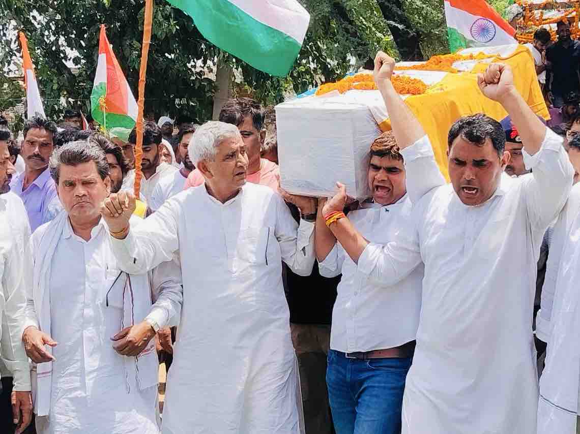 रींगस थाने से भवानीपुरा तक तिरंगा यात्रा निकाली।