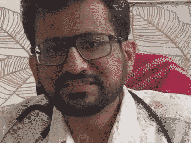 मनोचिकित्सक डॉ. सत्यकांत द्विवेदी से सीबीआई की टीम ने पूछताछ की है.