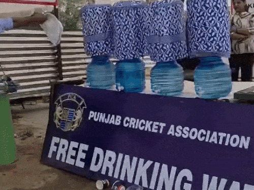 गर्मी में दर्शकों को दिक्कत न आए। इसके लिए पीसीए की तरफ से हर गेट पर वाटर कैंपर का इंतजाम किया गया है।