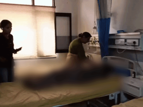 महिला आयोग की चेयरपर्सन रेणु भाटिया ने रेप पीड़िता से भी मुलाकात की।