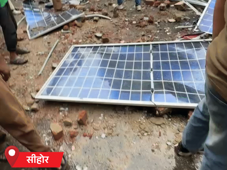 सीहोर में दीवार और शेड गिरने से बच्चा मलबे के नीचे दबकर घायल हो गया।
