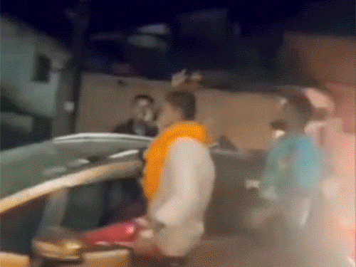 आरोपियों ने स्टंटबाजी करते हुए रील बनाई।