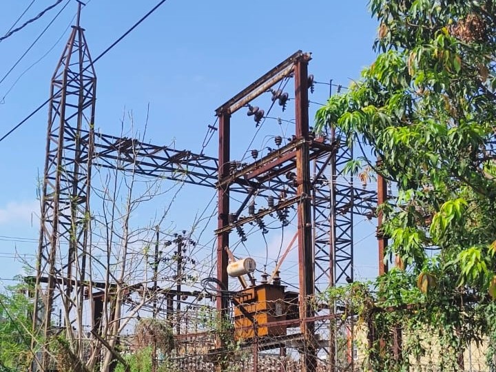 उज्जैन में लगभग 10 लाख पंखे, 3 लाख कूलर और 1 लाख एयर कंडीशनर (एसी) ने बिजली व्यवस्था पर भारी दबाव डाला है।