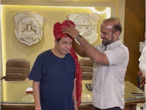 Chittaranjan Tripathi was welcomed in Jaipur as per Rajasthani tradition.