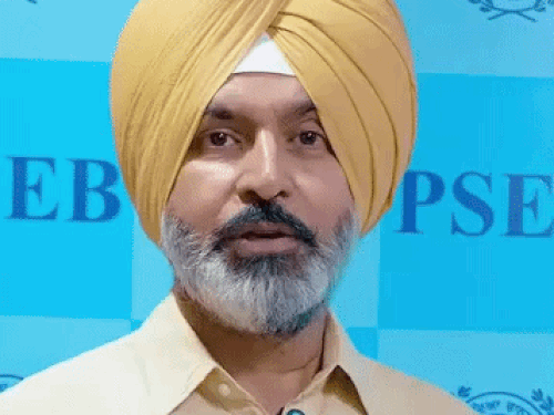 पीएसईबी के चेयरमैन डॉ अमरपाल सिंह