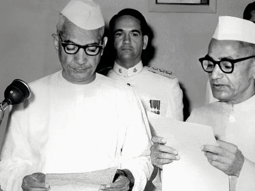 पूर्व प्रधानमंत्री चौधरी चरण सिंह को बाबा ने दिया था आशीर्वाद।