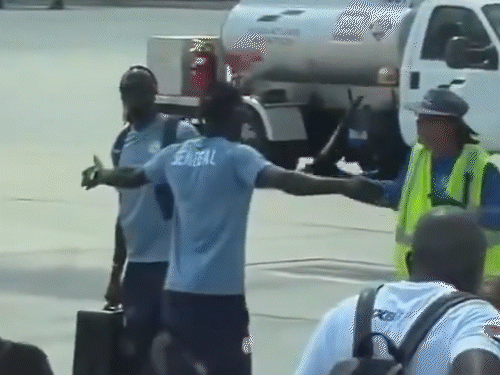 The American security team was seen checking the players and officials of Senegal's national team at the airport.