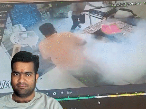 सोमवार को जोधपुर में किराना व्यापारी का मोबाइल अचानक फट गया। इस दौरान वह झुलस गए। - Dainik Bhaskar