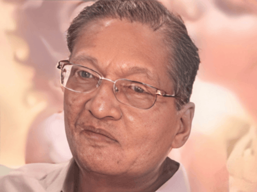 इन तस्वीरों में राधेश्याम अग्रवाल, बेटे विवेक अग्रवाल और बहू तर्जनी है। विवेक और तर्जनी 3 जून को होटल में जिंदा जल गए थे। - Dainik Bhaskar