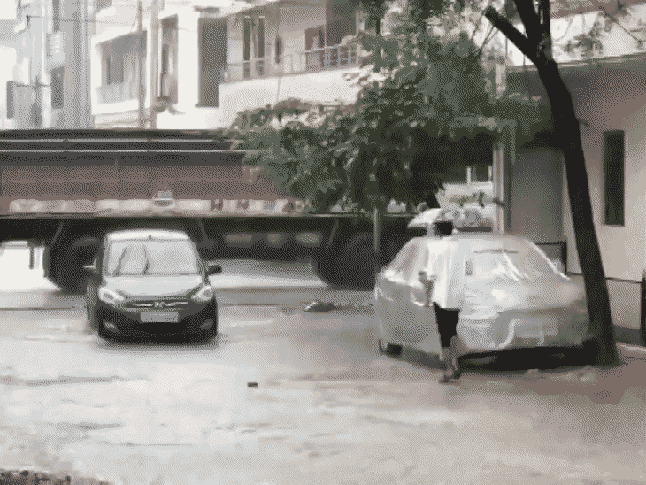 हैदराबाद के कई हिस्सों में सोमवार को बारिश हुई।
