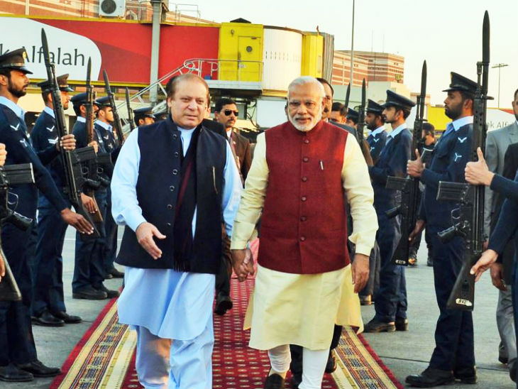 Narendra Modi Live Update | Pm Modi 12 Years Tenure 2026 Photos; Amit Shah Bjp 7 पाकिस्तान के प्रधानमंत्री नवाज शरीफ पीएम मोदी को रिसीव करने एयरपोर्ट पहुंचे थे।