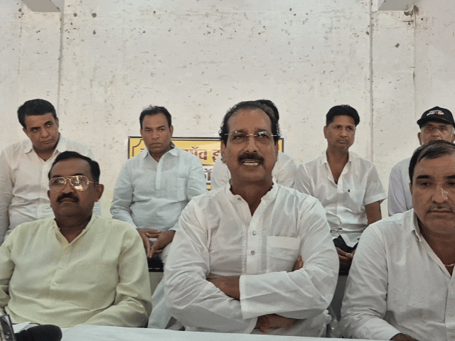 राजेन्द्र सिंह गुढ़ा ने सरकार और विधायक पर तीखा निशाना साधा।