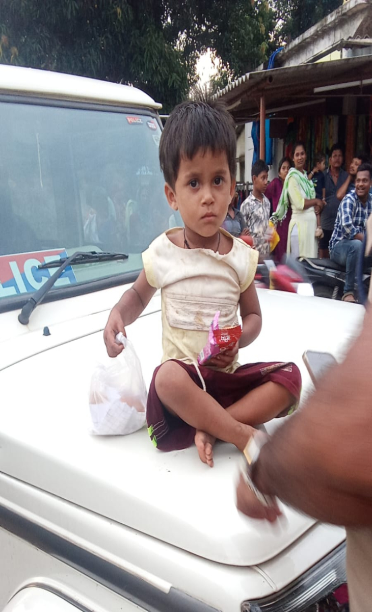 पुलिस ने बच्ची को सकुशल बरामद कर लिया है।