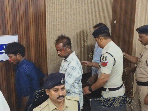 वारदात के 1 हफ्ते बाद पुलिस ने आरोपियों को गिरफ्तार किया।
