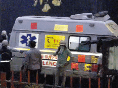 शाम 7 बजे सबसे पहले सौरभ का शव मिला। NDRF टीम ने उसे एम्बुलेंस में रखवाकर PGI भिजवाया।