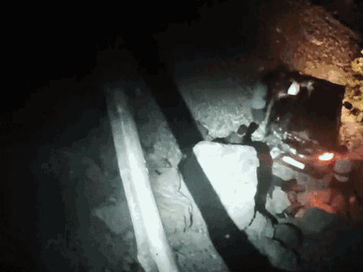 कार टनकपुर-पिथौरागढ़ नेशनल हाईवे पर 70 मीटर गहरी खाई में गिरी थी। - Dainik Bhaskar