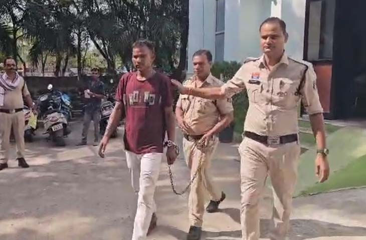आरोपी की सूचना मिलने के बाद पुलिस ने उसे गिरफ्तार कर लिया।