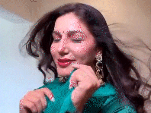 Sapna Chaudhary and Veer Sahu do not follow each other on Instagram. Sapna Chaudhary is following 71 people, while the number of followers in Veer Sahu's profile shows zero.