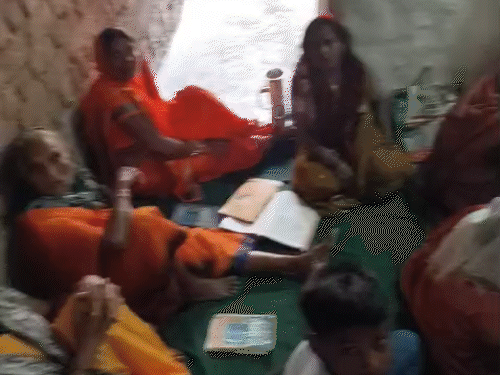 जांजगीर-चांपा जिले के ग्राम उदयबंद के गुड़ीपारा इलाके में घर पर चंगाई सभा का आयोजन