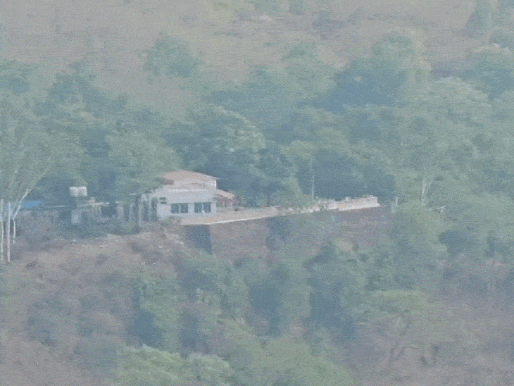 ऊपर से कुछ इस तरह दिखता है नजारा.