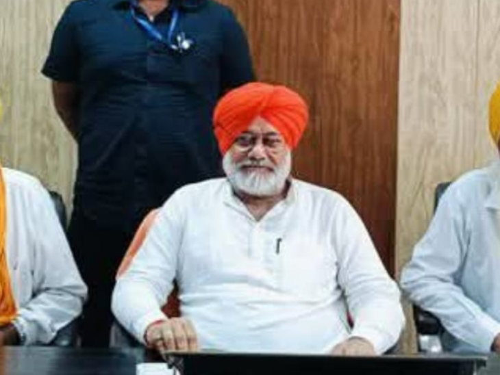 बलदेव सिंह ग्राेहा।