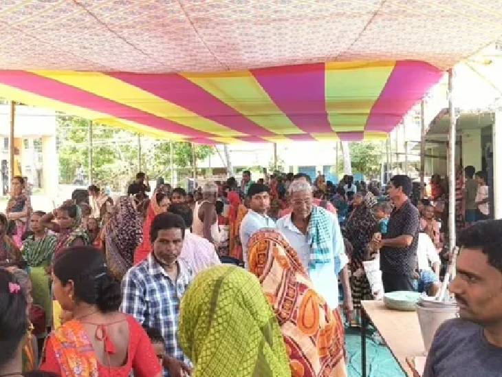 निकाले गए लोगों को बर्धनपुर, भीमपुर और तुंद्रा गांवों के चक्रवात केंद्रों में रखा गया है।