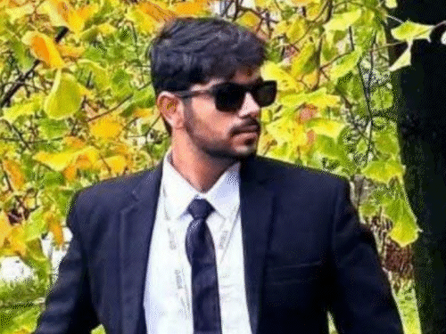 हमीरपुर के मर्चेंट नेवी कैडेट आदित्य शर्मा। -फाइल फोटो।