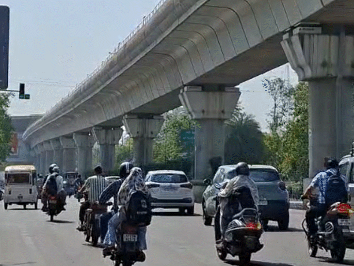 इंदौर में जिस रूट से मेट्रो गुजरेगी, उस रूट पर रोजाना 10 लाख लोग सार्वजनिक परिवहन और निजी वाहनों से यात्रा करते हैं।