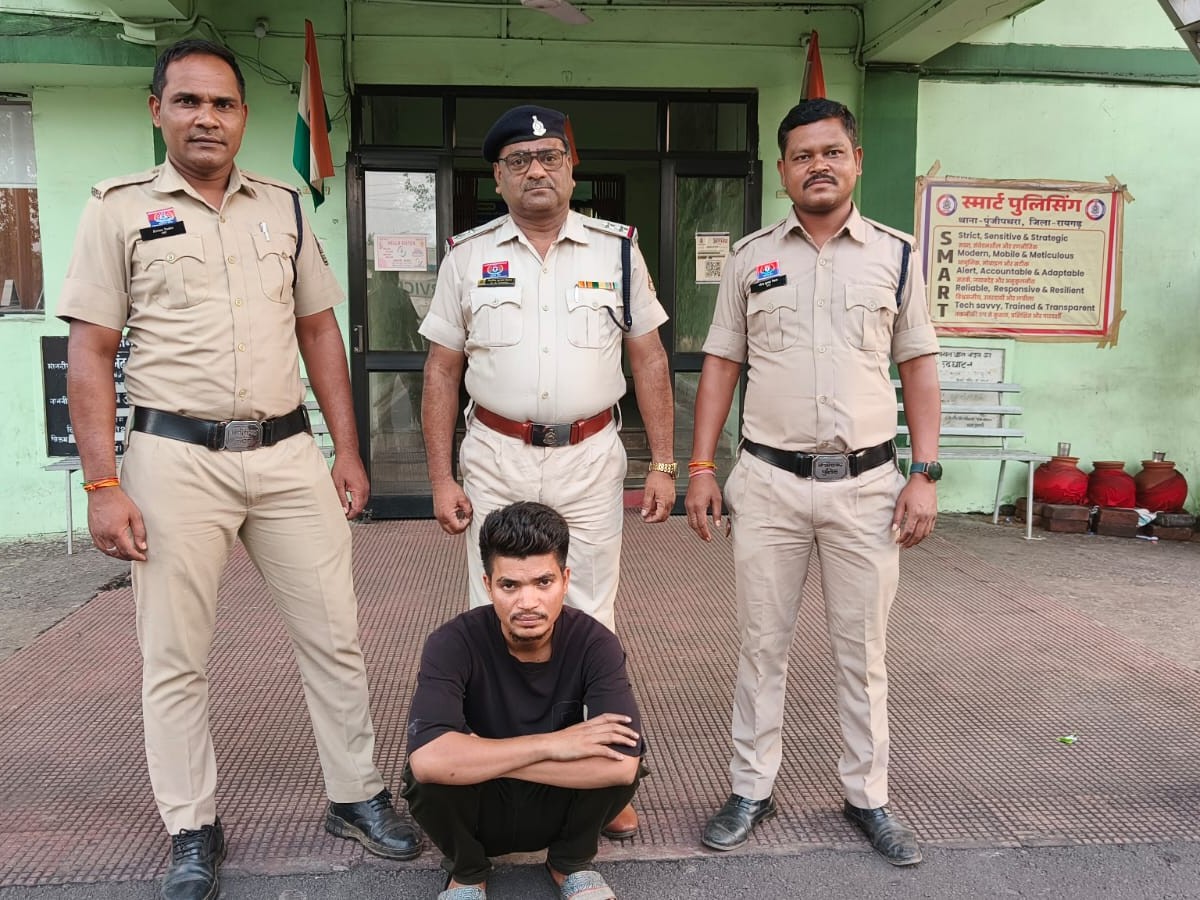 घटना के बाद मामले की सूचना पर पुलिस ने आरोपी को गिरफ्तार किया - Dainik Bhaskar